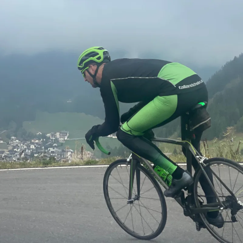Tall & Chain Softshell Cycling Jacket + Free Gloves! - Image 8